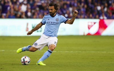 派亿体育-北爱前锋浪费三次绝佳机会